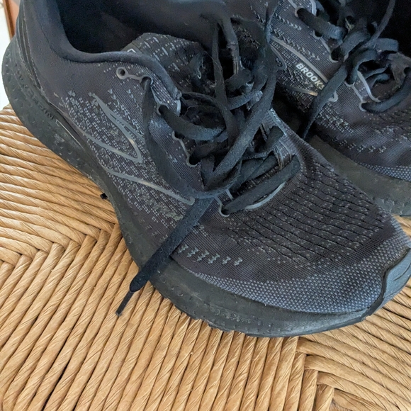 Brooks Black Running Shoes - Picture 6 of 10